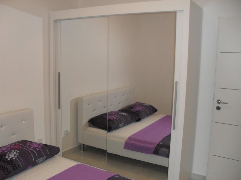 Apartments Govic Primosten Ruang foto