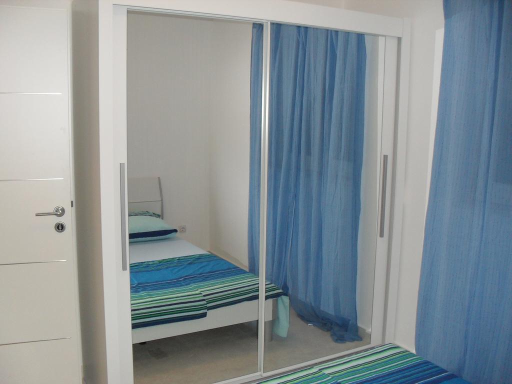Apartments Govic Primosten Ruang foto