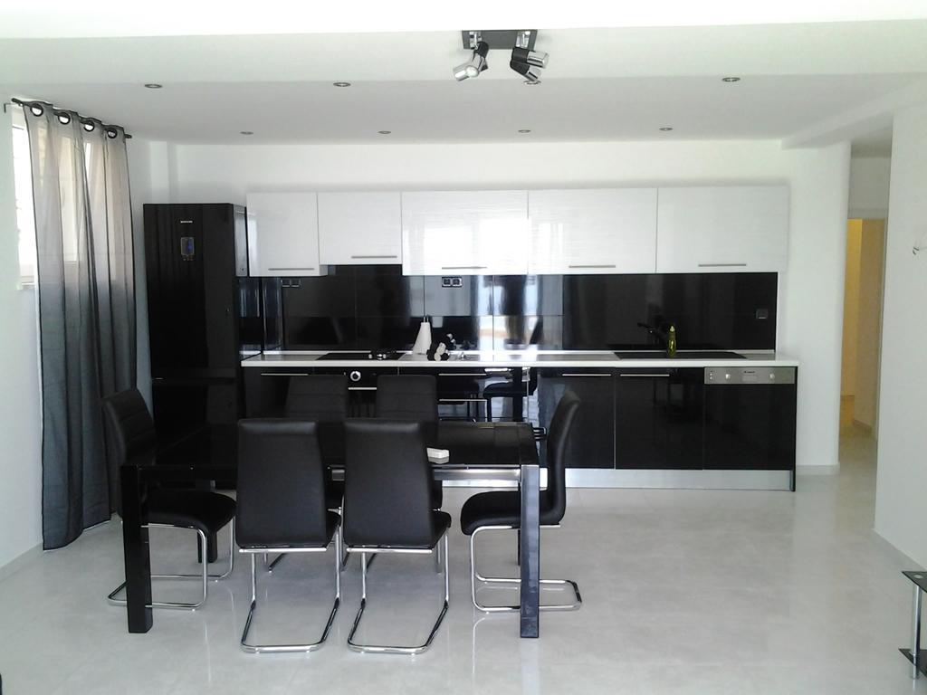 Apartments Govic Primosten Ruang foto
