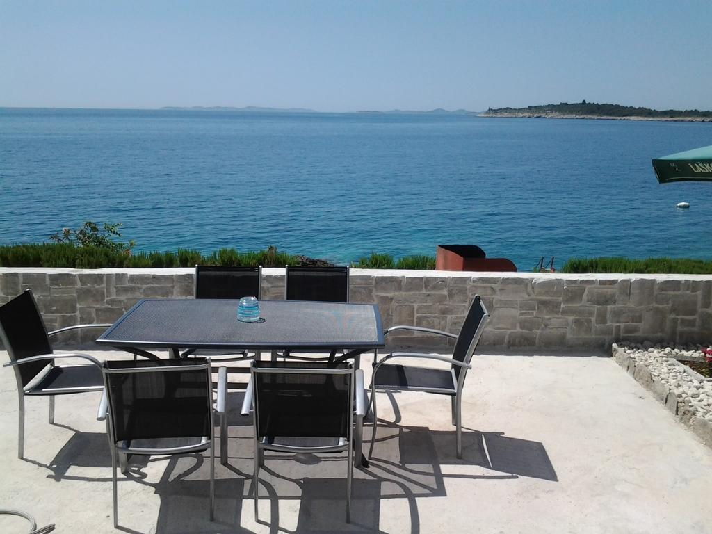 Apartments Govic Primosten Ruang foto